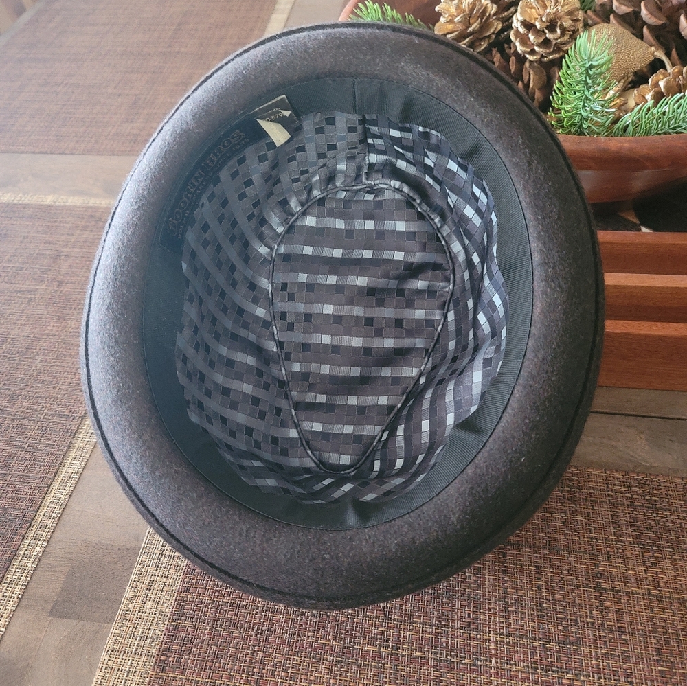 Fidora - Picture 2 of 2